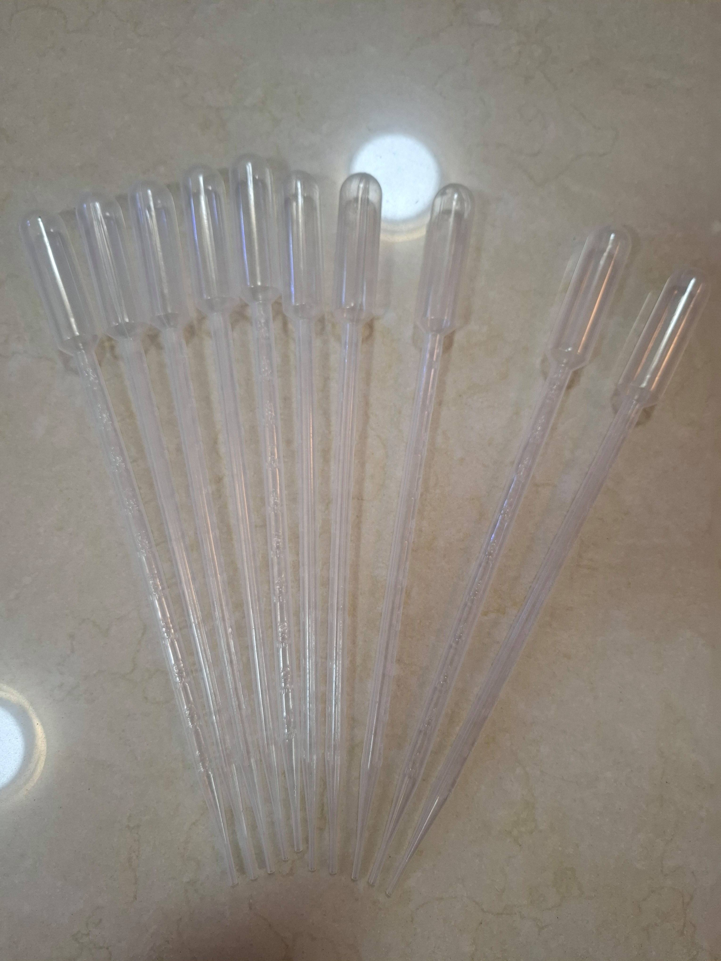 实验室精密滴管的多元应用与选择指南